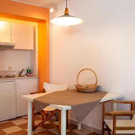 Emily'S Suites Adamantas  Dış mekan fotoğraf