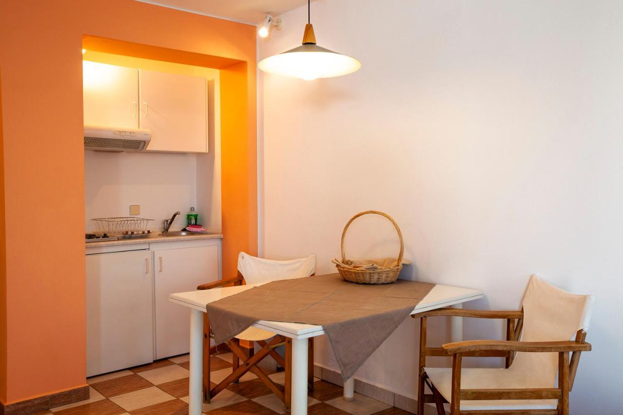 Emily'S Suites Adamantas  Dış mekan fotoğraf