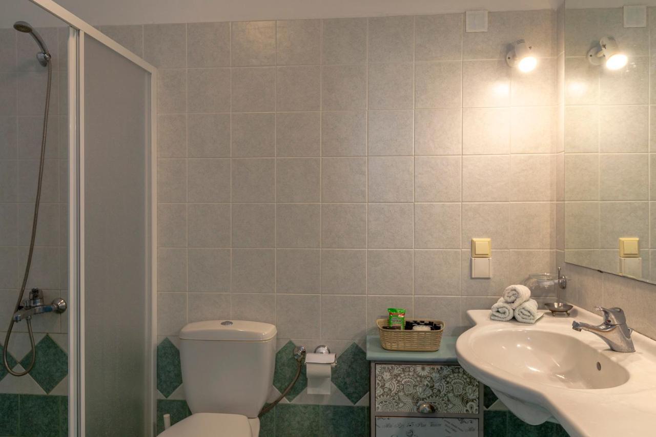 Emily'S Suites Adamantas  Dış mekan fotoğraf