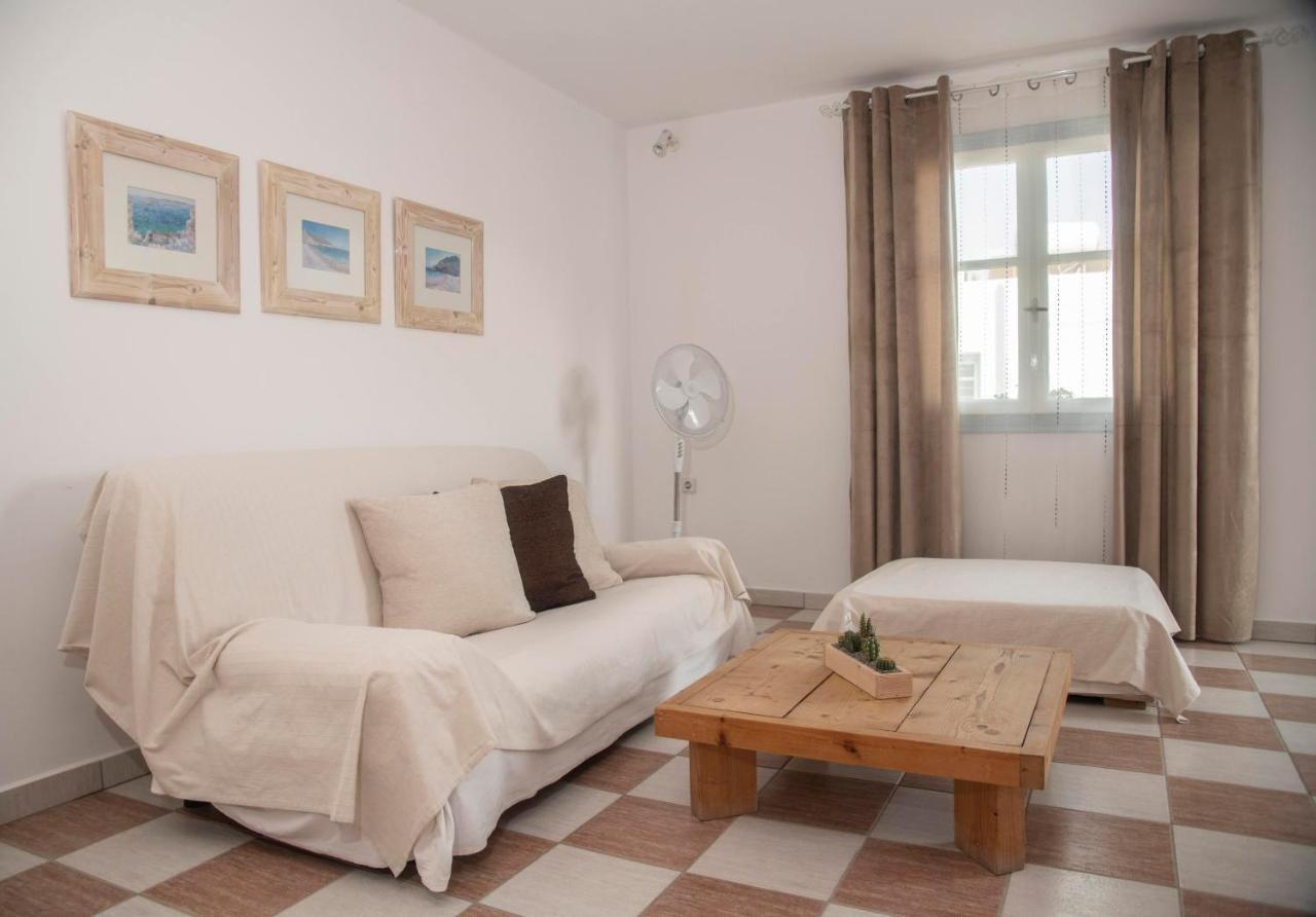 Emily'S Suites Adamantas  Dış mekan fotoğraf